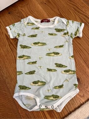 Milkbarn Baby Short Sleeve Onesie Bodysuit Frog Pattern Size 12-18 months